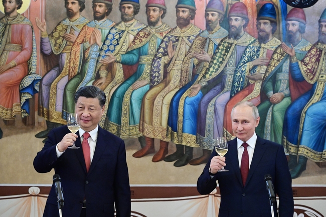 Китайският лидер Си Цзинпин и руският президент Владимир Путин завършиха