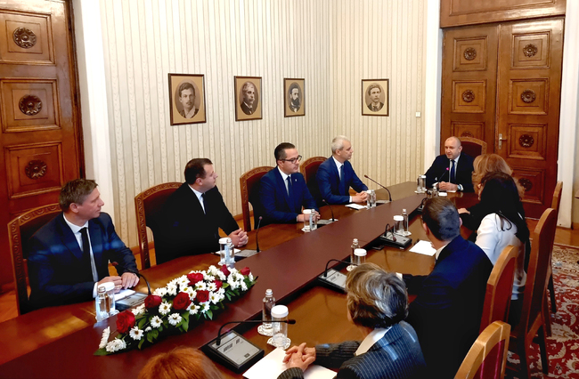 Продължават консултациите на президента Румен Радев с парламентарно представените партии