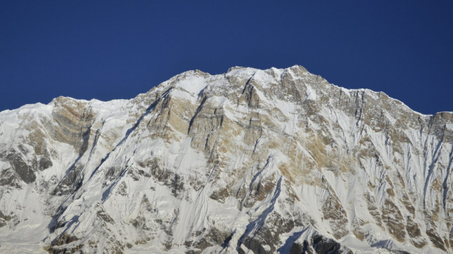 В близките часове българският алпинист Господин Динев ще щурмува връх