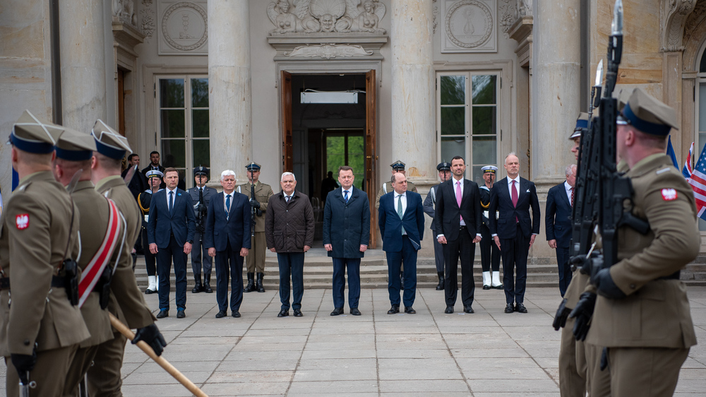 Министрите на отбраната от формата Букурещ 9 Б 9 обсъдиха във