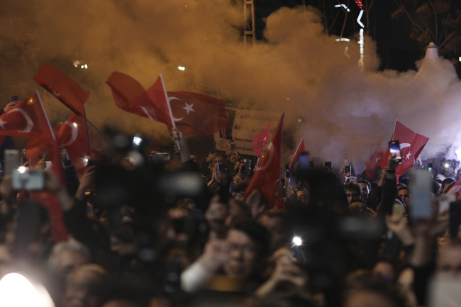 Поредни предизборни провокации имаше през последните часове в Турция Снощи бе