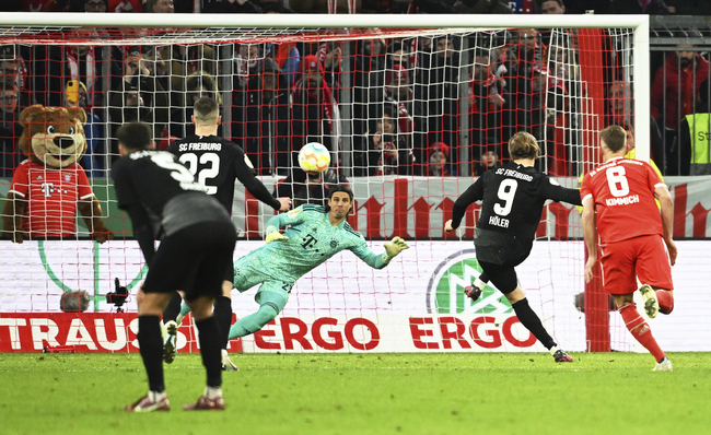 Байерн Мюнхен изненадващо отпадна на ¼ финалите на турнира за Купата