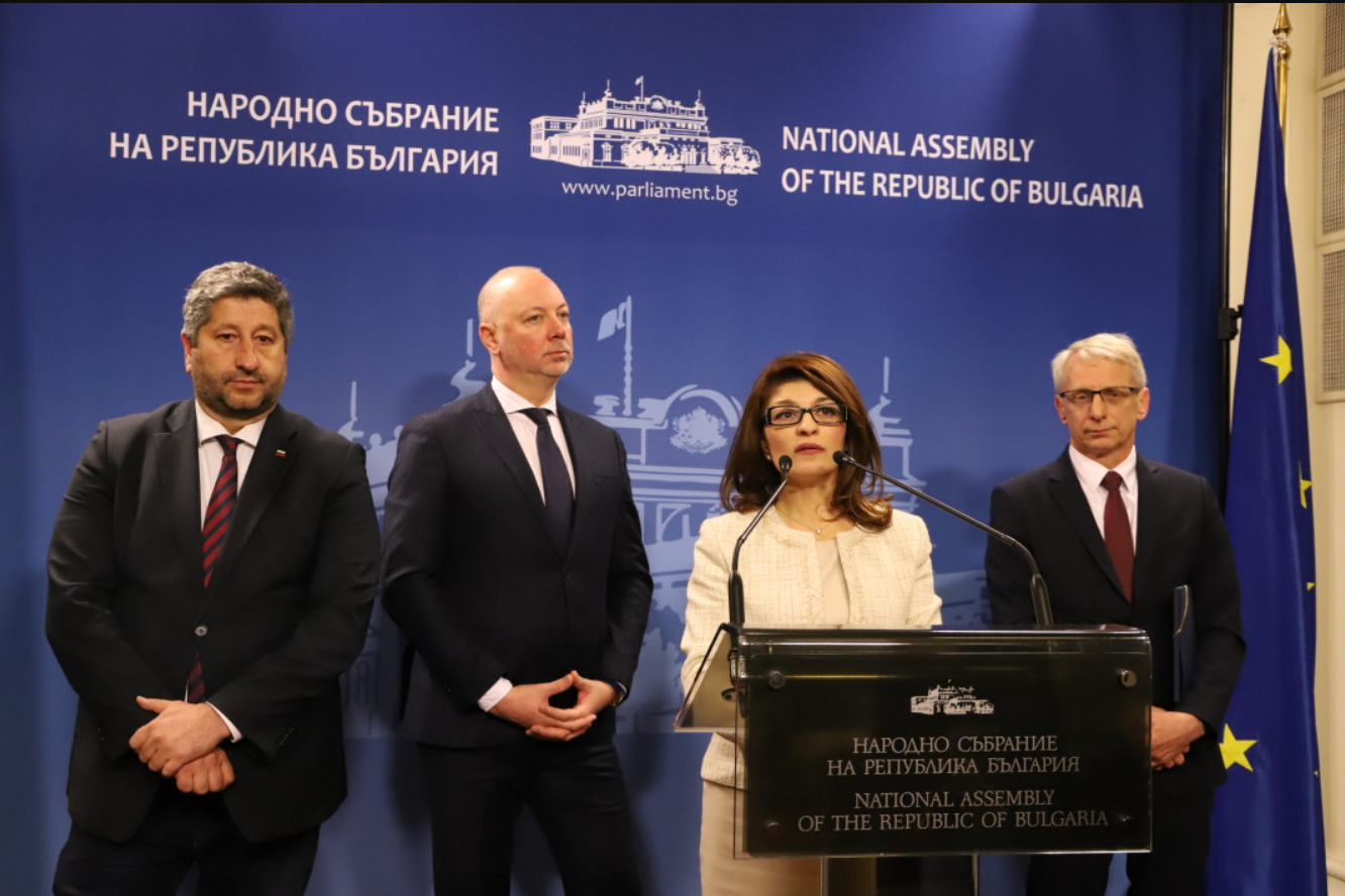 Двете най големи парламентарни формации – ГЕРБ СДС и Продължаваме промяната Демократична България