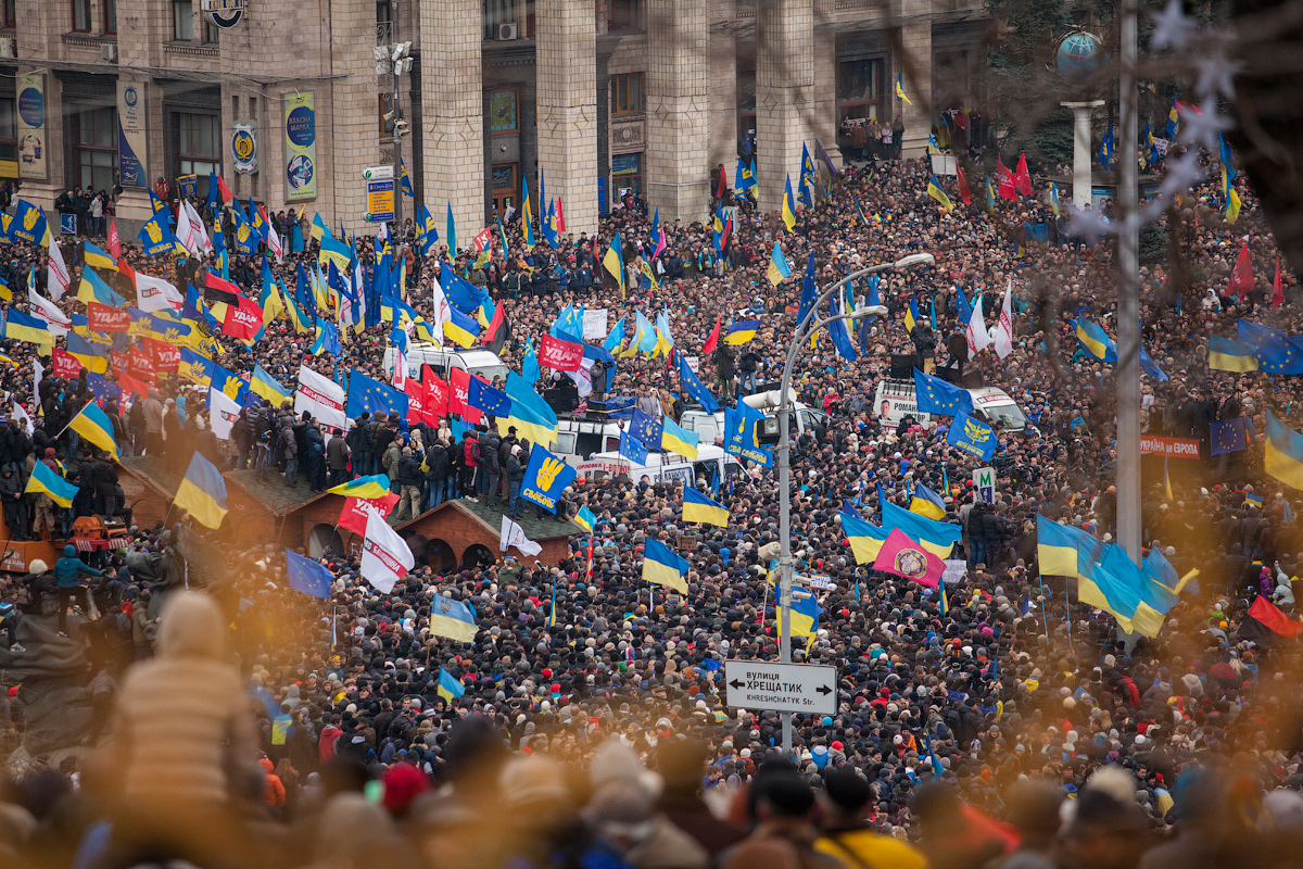 На киевския площад Независимост преди близо десетилетие стотици хиляди разочаровани