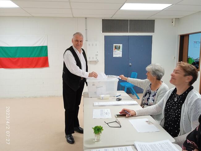 Започна изборният ден в чужбина Точно в 22 00 ч