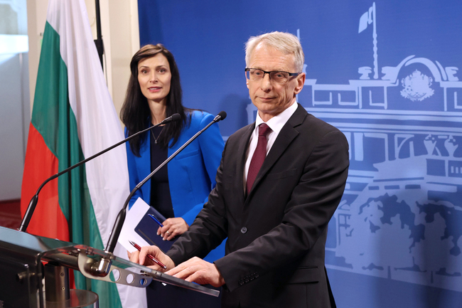 България ще има редовно правителство Ръководствата на ГЕРБ СДС и