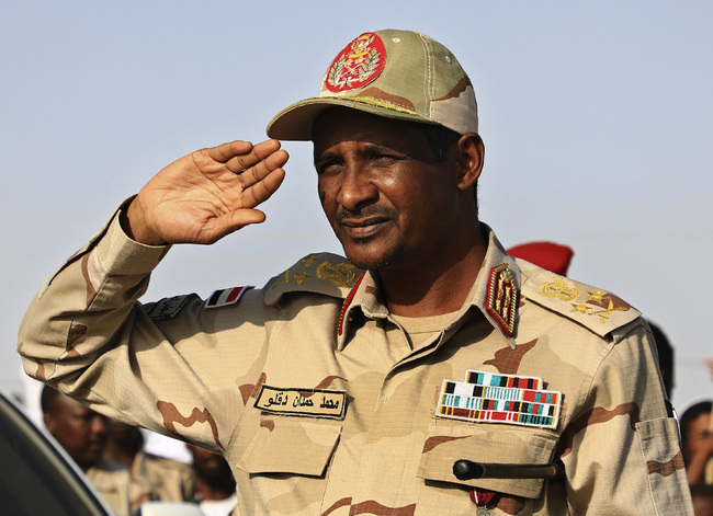 Съперничещите военни сили на Судан взаимно се обвиняват в нарушаване