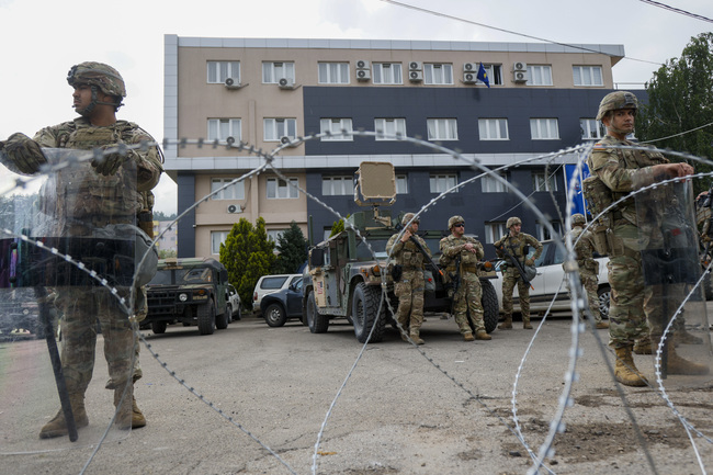Напрежението в Косово отново се покачва въпреки опитите на САЩ