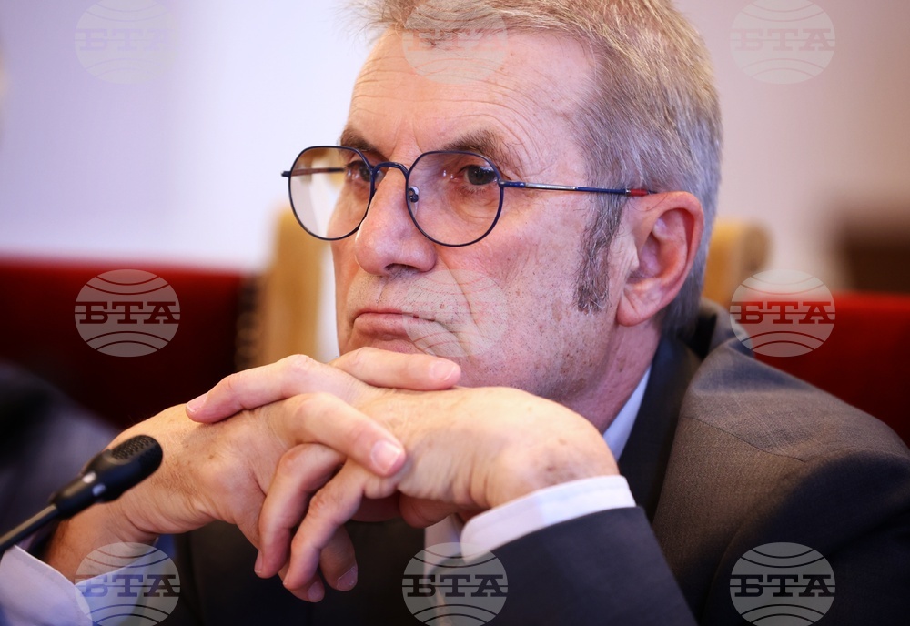 Пред bTV здравният министър проф Христо Хинков изрази мнение че