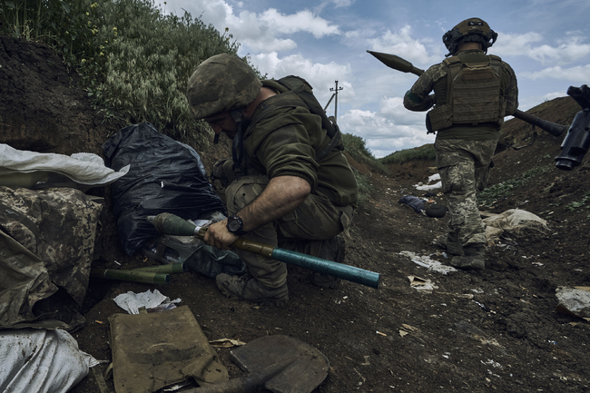 СподелиУкраинската армия обяви днес, че е преустановила руското настъпление в