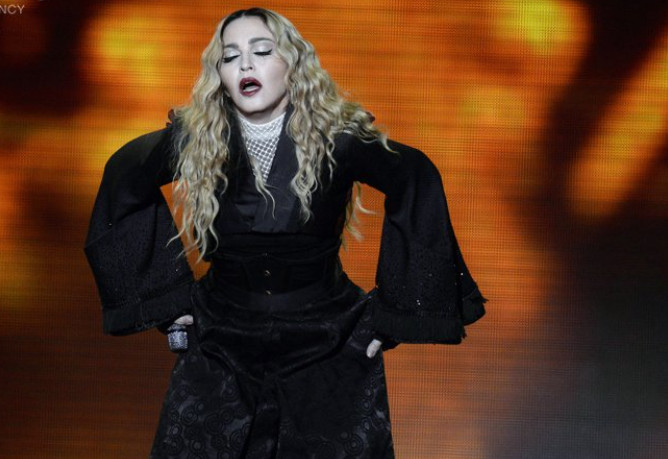 Попкралицата Мадона легна болна и концертното й турне из Америка