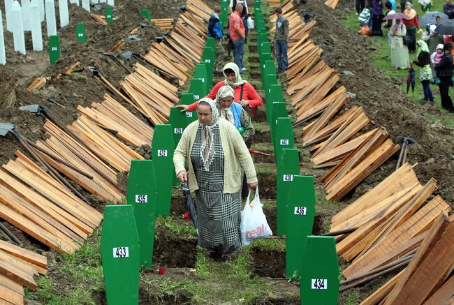 Мемориалният център Сребреница Поточари днес отбелязва 28 ата годишнина от геноцида на