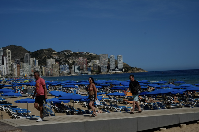 Собственици на хотели на испанския остров Майорка планират да наемат