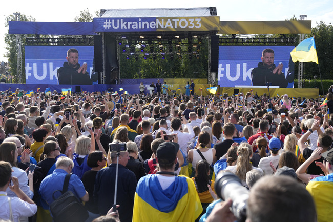 Членството на Украйна ще направи НАТО по-силен“, каза днес украинският