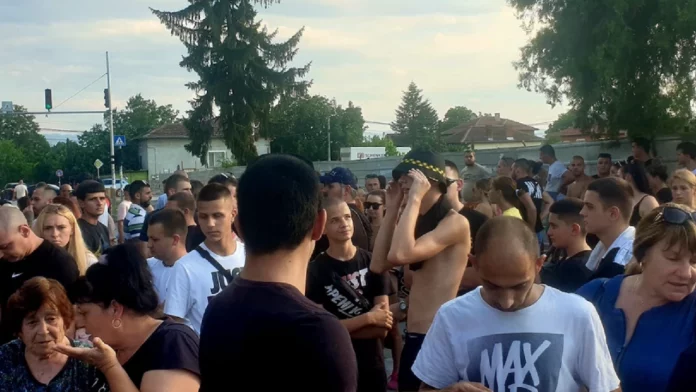 Протестите в Цалапица продължават и тази вечер