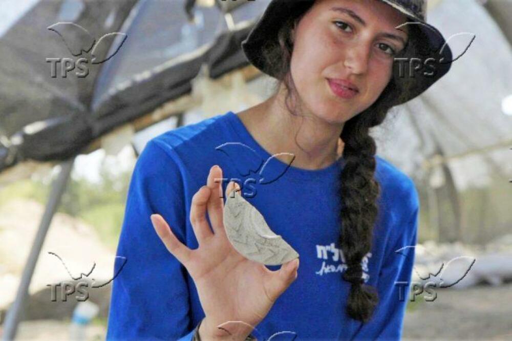 Израелска ученичка откри тази седмица магическо огледало“ на 1500 години