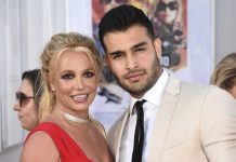 Съпругът на певицата Бритни Спиърс е поискал развод