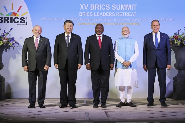 Когато лидерите на страните от БРИКС се събраха за групови