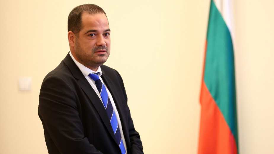 Вътрешният министър Калин Стоянов отказва да подаде оставка след призива