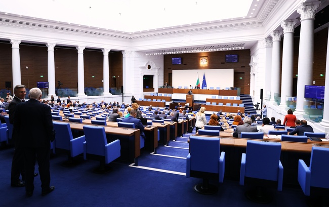 СподелиДепутатите ще изслушат министъра на енергетиката Румен Радев и председателя