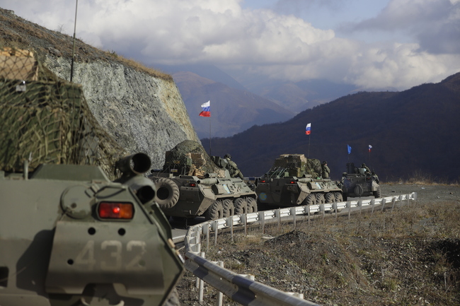 Руски военни машини, пристигащи в Нагорни Карабах 
