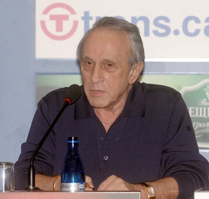 Един от най изявените български журналисти – Тошо Тошев е починал