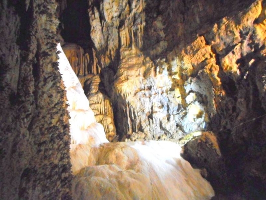 Подземният палат на Родопите – така е известна една от