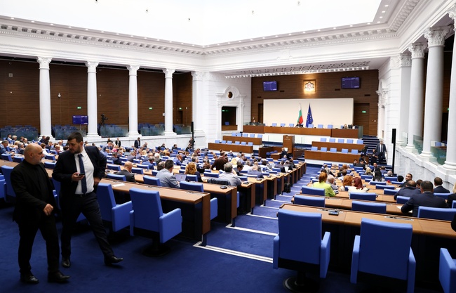 СподелиБюджет 2024 г беше приет на второ четене в парламента