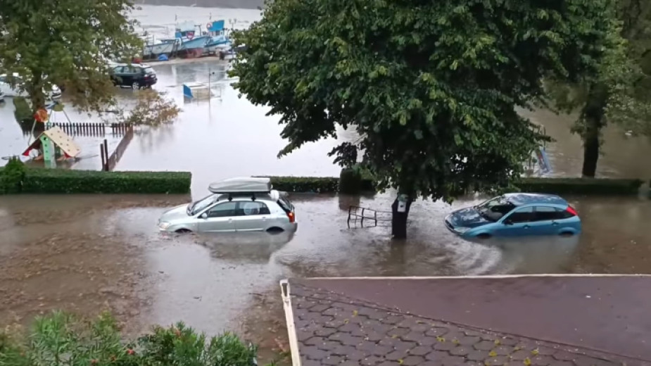 Проливните дъждове по най южното Черноморие причиниха същински потоп най