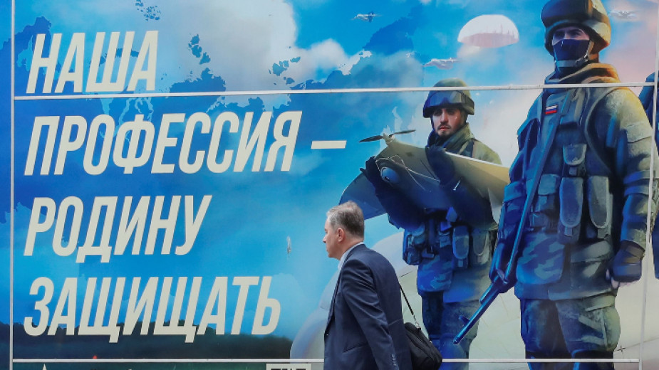 СподелиРуските войски засилват натиска срещу изтощените украински сили за да