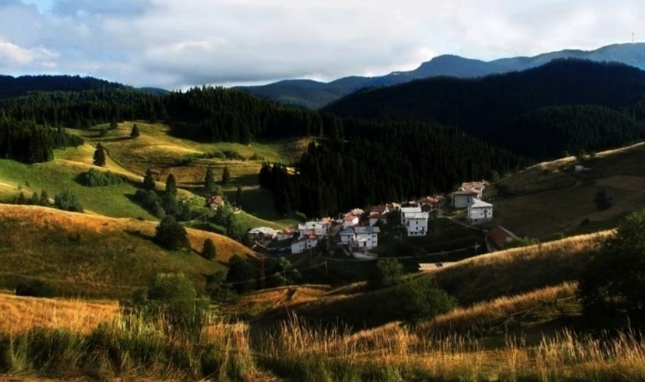 Добре дошли в Проглед Малкото селце в България е разположено