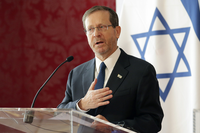 Израелският президент Ицхак Херцог заяви че отчасти и Иран е
