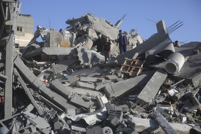 СподелиС навлизането в четвъртия месец от войната в Газа представители