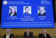 Трима учени си поделят Нобеловата награда за физика за 2023 година