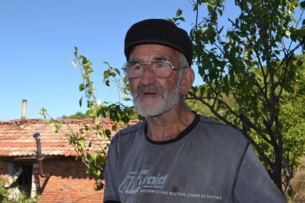 Крумовградското село Сладкодум в което живее само един човек ще
