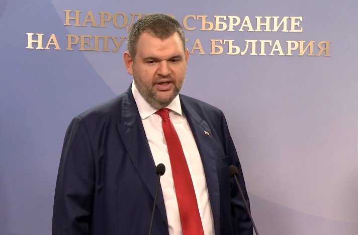 Депутатът от ДПС Делян Пеевски постави ултиматум на Лукойл да