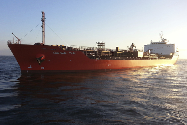 Американски военен кораб е освободил отвлечения танкер „Сентрал парк“