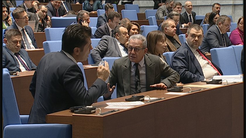 Скандал между Пеевски и Кирил Петков в парламента