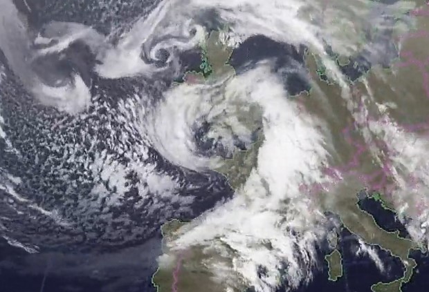 Бурята Киърън която връхлетя Западна Европа отне живота на най малко