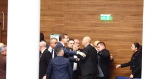 депутати сблъсъци