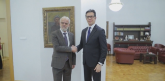 Албанец застава начело на кабинета в Северна Македония