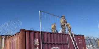 Националната гвардия на Тексас на границата с Мексико