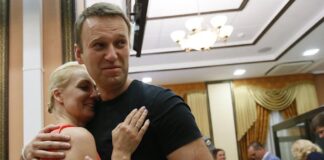 Алексей Навални и съпругата му