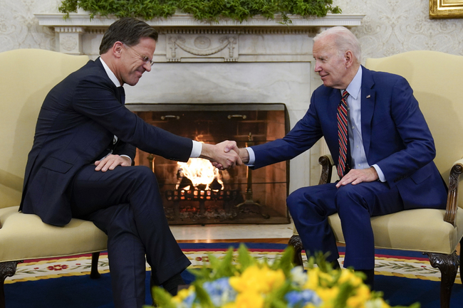 СподелиАмериканският президент Джо Байдън подкрепя кандидатурата на нидерландския премиер Марк