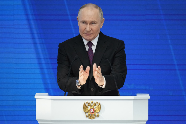 СподелиРуският президент Владимир Путин започна годишното си обръщение към руския