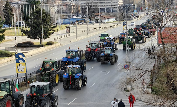 СподелиПротестите за спасяване на българското земеделие продължават Във вторник ще