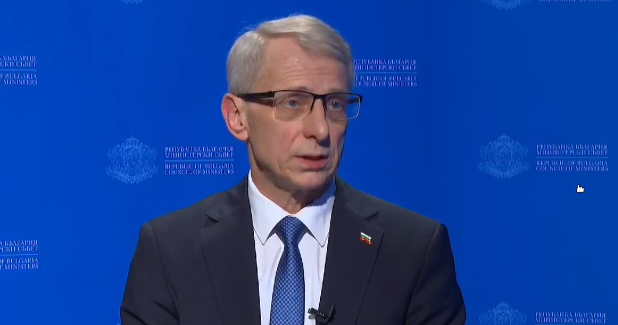 СподелиМинистър председателят Николай Денков отговаря на въпроси на живо в излъчване