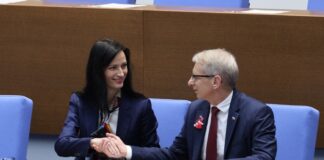 премиерът Николай Денков и вицепремиерът Мария Габриел
