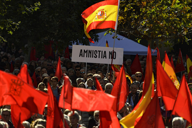 СподелиВ Испания влезе в сила амнистия за каталунските сепаратисти, предаде