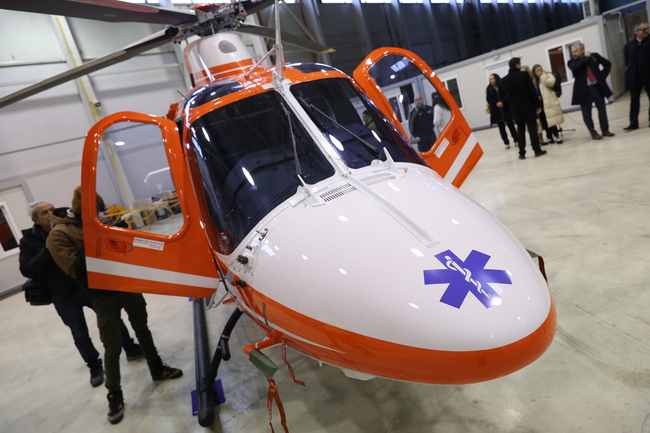 СподелиХеликоптерът за спешна медицинска помощ по въздух ще направи първи
